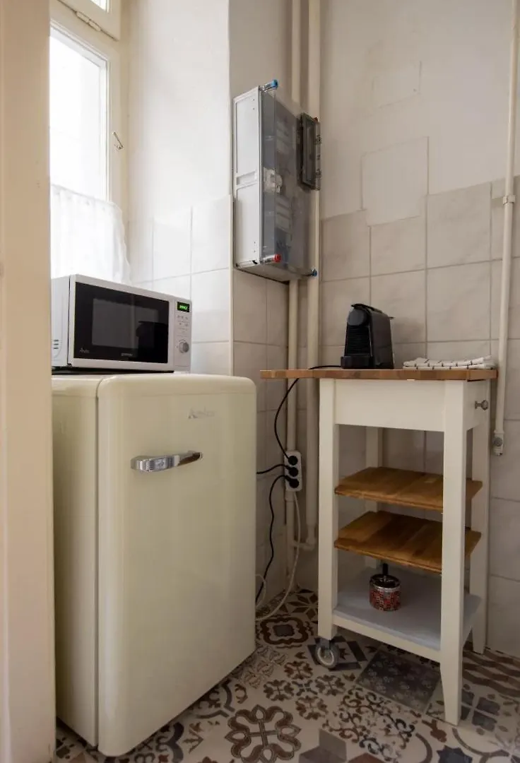 Standard Apartment By Hi5 - Charming Studio بودابست 0*,  المجر