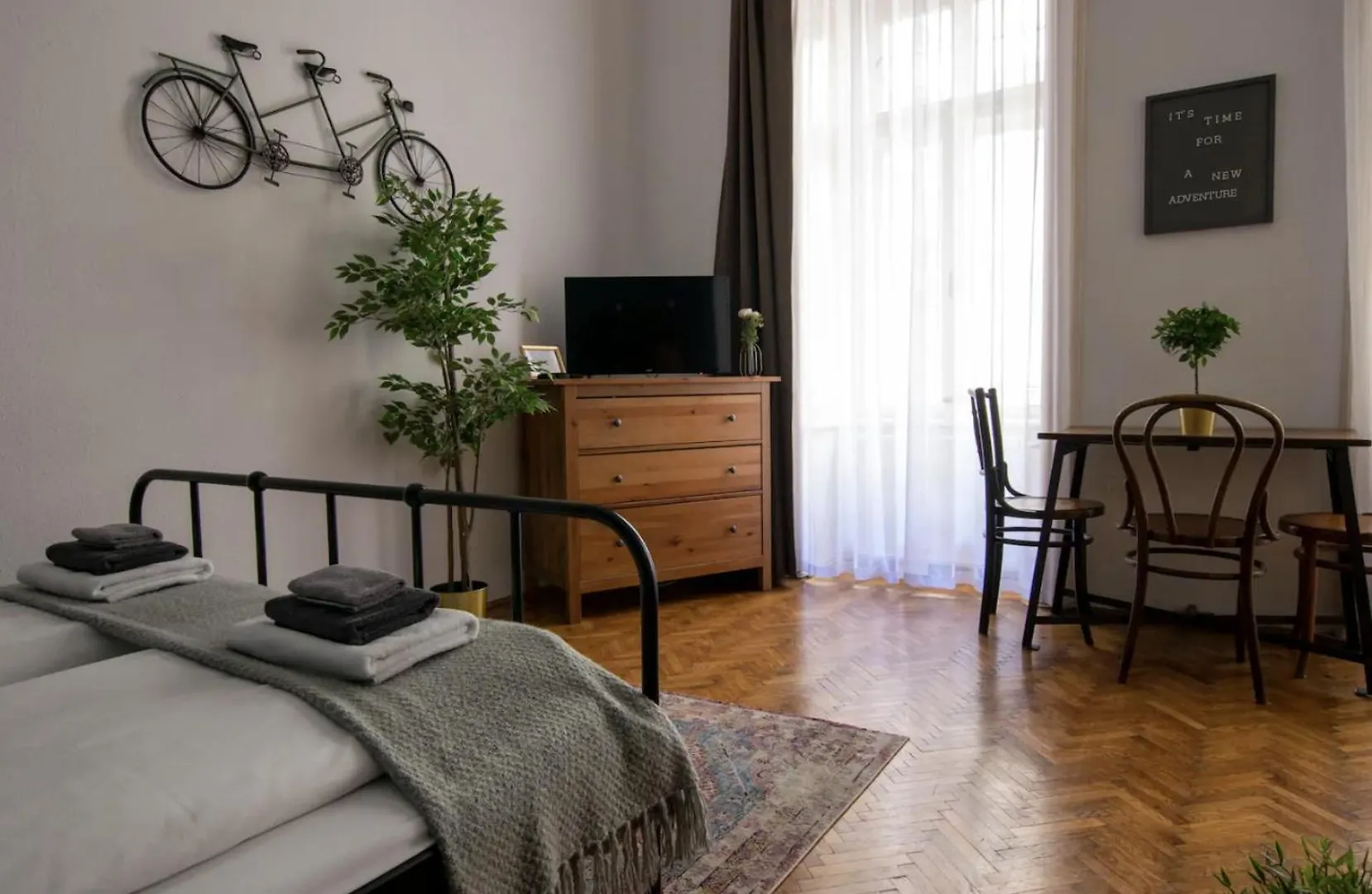 Standard Apartment By Hi5 - Charming Studio بودابست 0*,